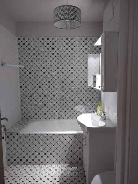 Universitate, Teatrul National, bloc an 80,